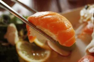 El salmón es fuente natural de ácidos grasos omega 3